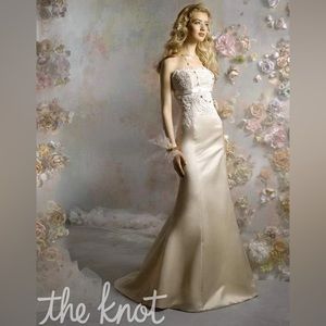 Alvina Valenta Couture Collection Silk Wedding Gown size small